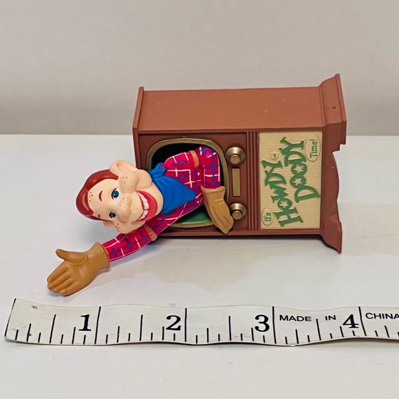 Howdy Doody - Hallmark Ornament - Picture 4 of 4
